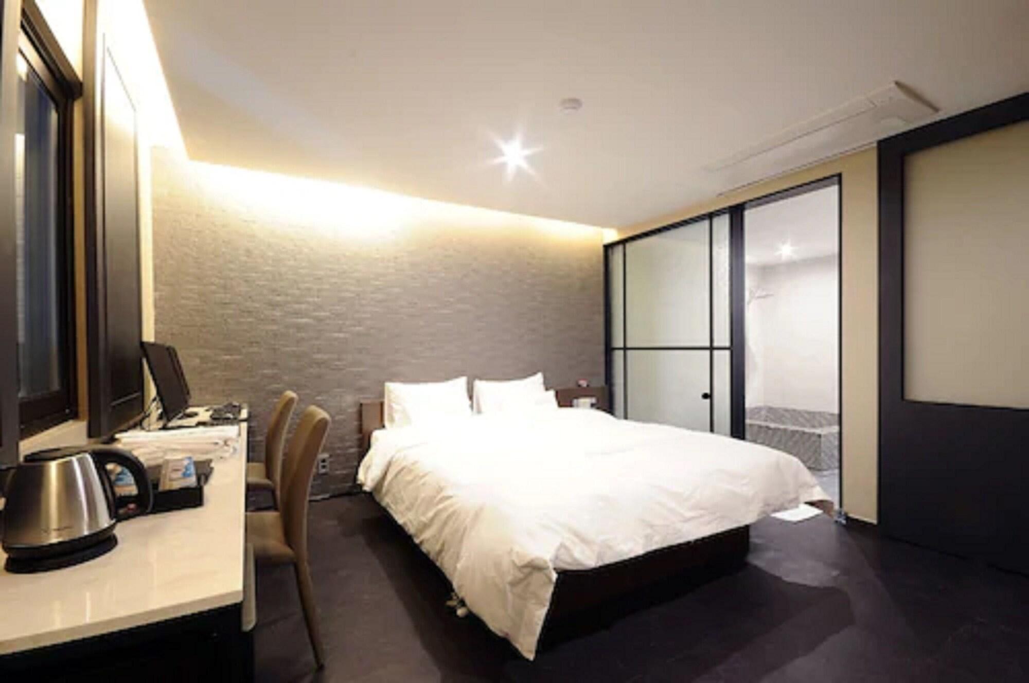 Queens Hotel Seomyeon بوسان المظهر الخارجي الصورة